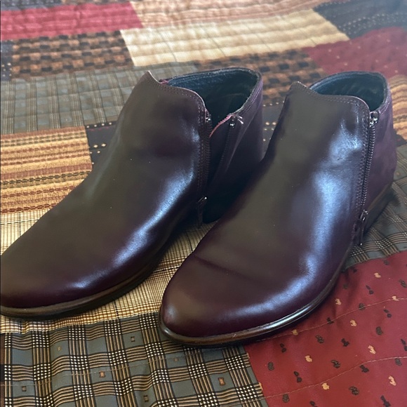 Naot Women’s Bordeaux Leather Boots - Picture 3 of 9